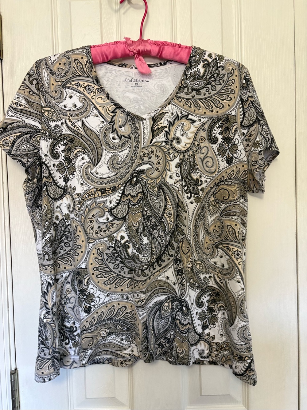 croft & barrow Beige, Black and White Paisley Short-Sleeve V-Neck Top